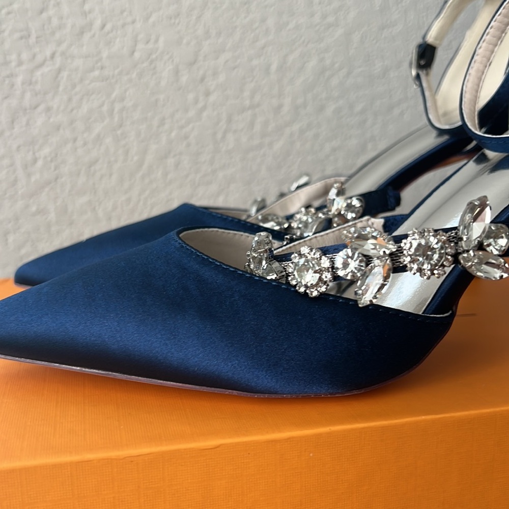 UP2STEP Shoes - Picture 2 of 4